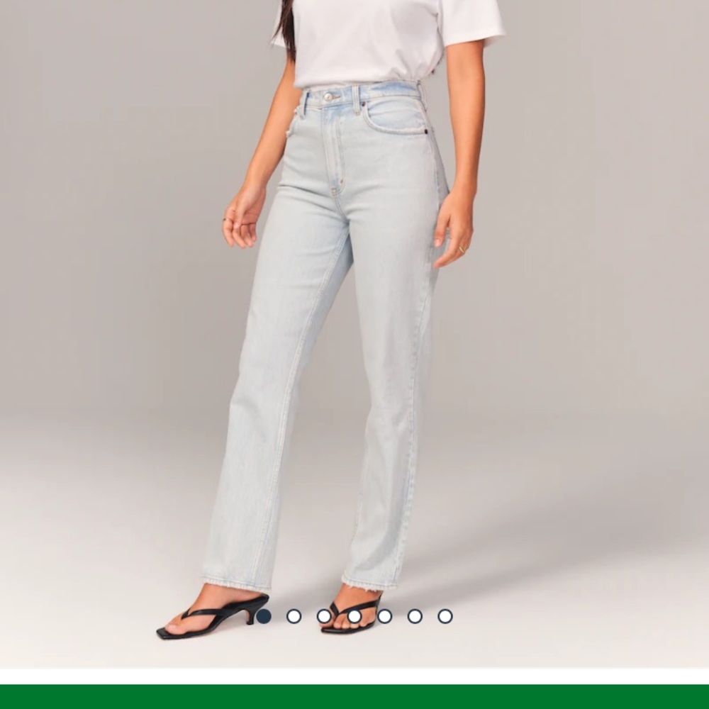 Abercrombie & Fitch Curve Love Ultra High Rise 90s Straight Jean